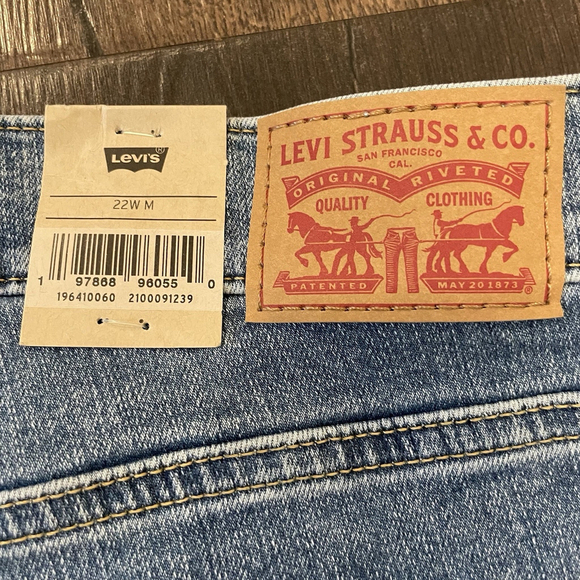 LEVI'S 314 Shaping Straight Stellar Stretch Jeans Womens Mid Rise Size 22w NWT - Picture 3 of 8